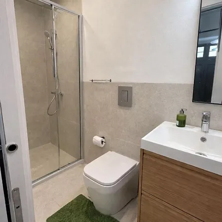 Patricks Hobbit In Heart Of Apartment Valletta